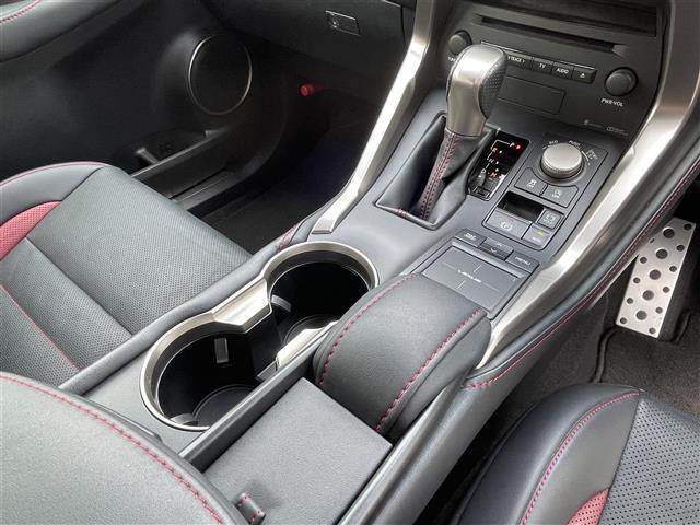 ＮＸ ＮＸ２００ｔ　Ｆスポーツ　◇パノラマルーフ◇黒革シート◇純正ナビゲーション・ＡＭ／ＦＭ／Ｂｌｕｅｔｏｏｔｈ／ＣＤ／ＤＶＤ／フルセグ・バックカメラ◇電動パーキングブレーキ◇オートホールド機能◇パワーバックドア◇パ（14枚目）