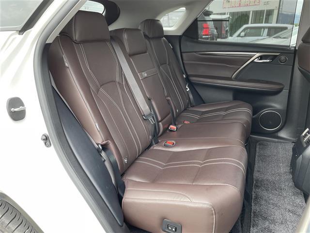 ＲＸ ＲＸ４５０ｈ　エレガントツアラー　純正１０型ナビ／プレミアムサウンドシステム／パノラマミックビューモニター／ドライブレコーダー／２０インチＡＷツインスポークスパッタリング塗装／３眼ＬＥＤヘッドライト／セミアニリンノーブルブラウ革シート（18枚目）