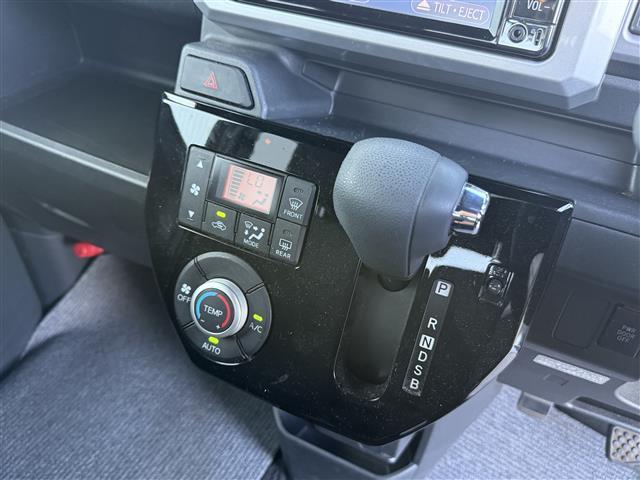 ピクシスメガ Ｌ　ＳＡＩＩ　◇純正ＳＤナビゲーション・ワンセグＴＶ／ＣＤ／ＳＤ／Ｂｌｕｅｔｏｏｔｈ◇バックカメラ◇ビルトインＥＴＣ◇両側パワースライドドア◇後席サンシェード◇ＩＳＯＦＩＸ対応◇ステアリングリモコン（8枚目）