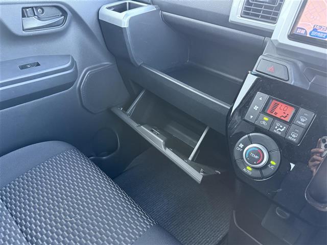 ピクシスメガ Ｌ　ＳＡＩＩ　◇純正ＳＤナビゲーション・ワンセグＴＶ／ＣＤ／ＳＤ／Ｂｌｕｅｔｏｏｔｈ◇バックカメラ◇ビルトインＥＴＣ◇両側パワースライドドア◇後席サンシェード◇ＩＳＯＦＩＸ対応◇ステアリングリモコン（9枚目）