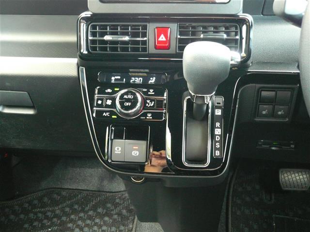 タント カスタムX 純正ナビ/両側電動ドア/ハーフレザーシート/フルセグTV/Bluetooth/DVD再生/HDMI/ipod/バックカメラ/ETC/スマートアシスト/衝突軽減ブレーキ/レーンキープアシスト(7枚目)