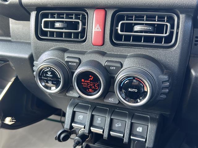 ジムニー XC ◇ワンオーナー◇5速マニュアルミッション◇パートタイム4WD◇純正8インチメモリーナビゲーション・フルセグTV/CD/DVD/SD/USB/Bluetooth◇バックカメラ◇前後ドライブレ(8枚目)