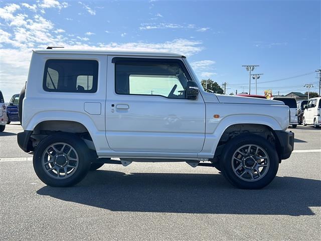 ジムニー XC ◇ワンオーナー◇5速マニュアルミッション◇パートタイム4WD◇純正8インチメモリーナビゲーション・フルセグTV/CD/DVD/SD/USB/Bluetooth◇バックカメラ◇前後ドライブレ(24枚目)