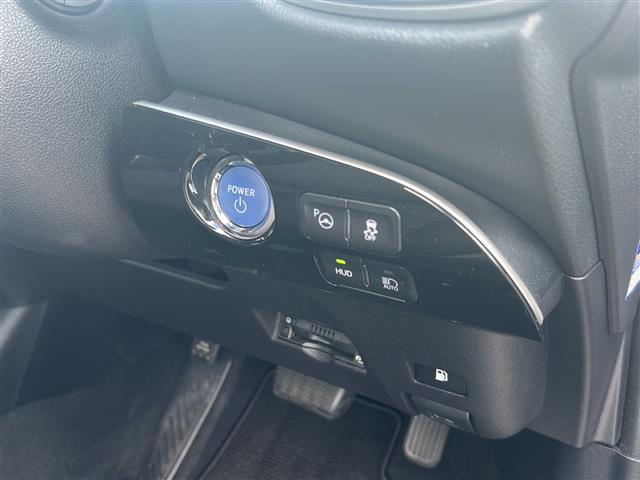 プリウス A ◇純正9インチSDナビゲーション・フルセグTV/CD/DVD/SD/USB/Bluetooth◇バックカメラ◇前方ドライブレコーダー◇ビルトインETC◇ヘッドアップディスプレイ(3枚目)