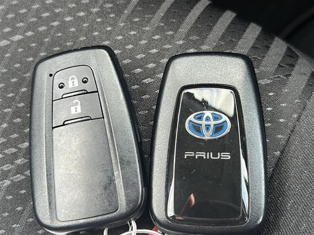 プリウス A ◇純正9インチSDナビゲーション・フルセグTV/CD/DVD/SD/USB/Bluetooth◇バックカメラ◇前方ドライブレコーダー◇ビルトインETC◇ヘッドアップディスプレイ(10枚目)