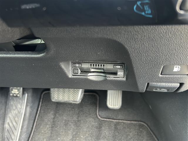 プリウス A ◇純正9インチSDナビゲーション・フルセグTV/CD/DVD/SD/USB/Bluetooth◇バックカメラ◇前方ドライブレコーダー◇ビルトインETC◇ヘッドアップディスプレイ(11枚目)