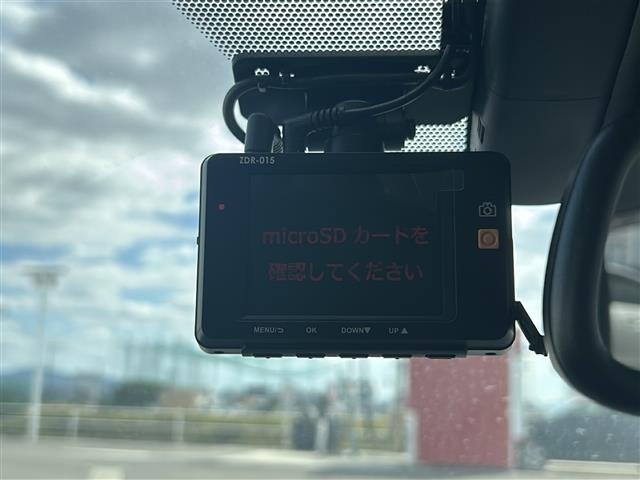 プリウス A ◇純正9インチSDナビゲーション・フルセグTV/CD/DVD/SD/USB/Bluetooth◇バックカメラ◇前方ドライブレコーダー◇ビルトインETC◇ヘッドアップディスプレイ(13枚目)