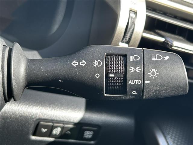 ＩＳ ＩＳ３００ｈ　ＦスポーツＸライン　純正ナビ／バックカメラ／ＣＤ／ＤＶＤ／Ｂｌｕｅｔｏｏｔｈ／ＵＳＢ／ＡＵＸ／専用Ｌ　Ｔｅｘシート／ＤＮエアーシート／ＤＮシートヒーター／ＤＮパワーシート／パドルシフト／ブラインドスポット／前後ソナー（18枚目）