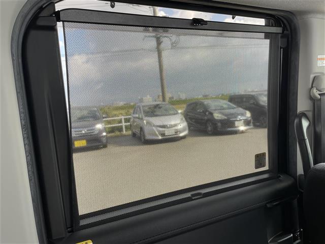 ルーミー カスタムG S ◇純正9インチSDナビゲーション・フルセグTV/CD/DVD/SD/Bluetooth◇バックカメラ◇ビルトインETC◇両側パワースライドドア◇後席サンシェード◇ISOFIX対応(14枚目)