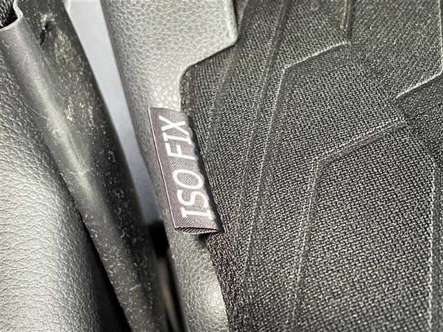 ルーミー カスタムG S ◇純正9インチSDナビゲーション・フルセグTV/CD/DVD/SD/Bluetooth◇バックカメラ◇ビルトインETC◇両側パワースライドドア◇後席サンシェード◇ISOFIX対応(18枚目)