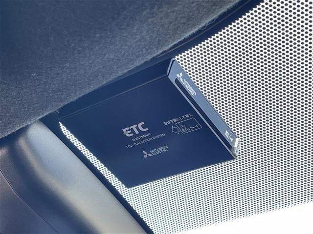 カローラクロス Z ◇純正9インチディスプレイオーディオ・AM/FM/USB/Bluetooth◇パノラミックビューモニター◇ETC◇パワーバックドア(予約ロック機能付)◇電子パーキングブレーキ(12枚目)