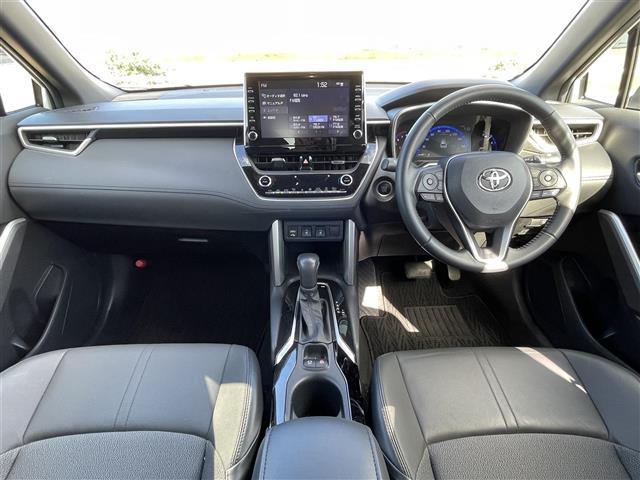 カローラクロス Z ◇純正9インチディスプレイオーディオ・AM/FM/USB/Bluetooth◇パノラミックビューモニター◇ETC◇パワーバックドア(予約ロック機能付)◇電子パーキングブレーキ(42枚目)