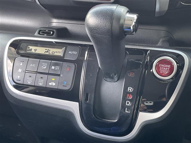 N-BOXカスタム G・Lパッケージ ◇社外メモリーナビゲーション・フルセグTV/CD/DVD/SD/Bluetooth◇バックカメラ◇ビルトインETC◇横滑り防止装置◇片側パワースライドドア◇後席サンシェード◇ISOFIX(8枚目)