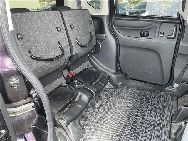 N-BOXカスタム G・Lパッケージ ◇社外メモリーナビゲーション・フルセグTV/CD/DVD/SD/Bluetooth◇バックカメラ◇ビルトインETC◇横滑り防止装置◇片側パワースライドドア◇後席サンシェード◇ISOFIX(18枚目)