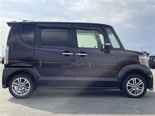 N-BOXカスタム G・Lパッケージ ◇社外メモリーナビゲーション・フルセグTV/CD/DVD/SD/Bluetooth◇バックカメラ◇ビルトインETC◇横滑り防止装置◇片側パワースライドドア◇後席サンシェード◇ISOFIX(24枚目)