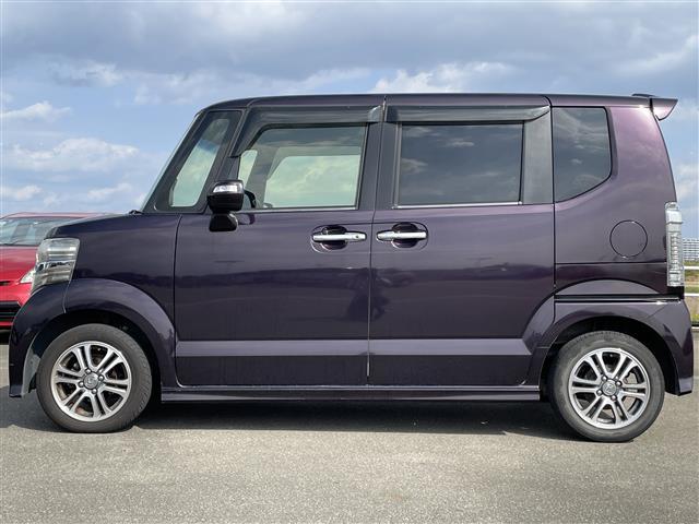 N-BOXカスタム G・Lパッケージ ◇社外メモリーナビゲーション・フルセグTV/CD/DVD/SD/Bluetooth◇バックカメラ◇ビルトインETC◇横滑り防止装置◇片側パワースライドドア◇後席サンシェード◇ISOFIX(25枚目)