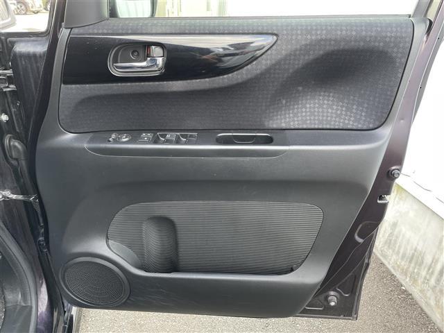 N-BOXカスタム G・Lパッケージ ◇社外メモリーナビゲーション・フルセグTV/CD/DVD/SD/Bluetooth◇バックカメラ◇ビルトインETC◇横滑り防止装置◇片側パワースライドドア◇後席サンシェード◇ISOFIX(37枚目)