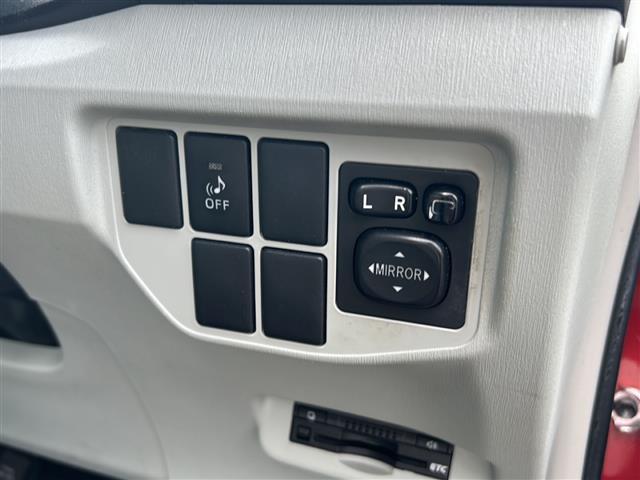 プリウス G ◇ワンオーナー◇ワンセグTV/CD/DVD/bluetooth/FM/AM◇バックカメラ◇ETC◇D席パワーシート◇ステアリングリモコン◇純正LED◇純正フロアマット◇純正フォグライト(3枚目)
