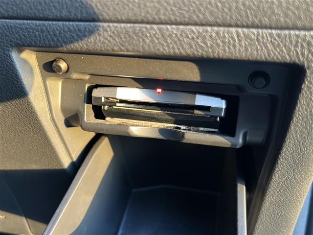 ヴェルファイア 2.4Z ◇ワンオーナー◇純正ナビゲーションワンセグTV/AM/FM/CD/DVD◇バックカメラ◇後席フリップダウンモニター◇ドライブレコーダー◇ETC◇片側パワースライドドア◇オットマン(10枚目)