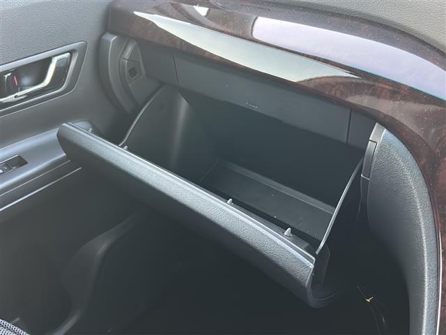 ヴェルファイア 2.4Z ◇ワンオーナー◇純正ナビゲーションワンセグTV/AM/FM/CD/DVD◇バックカメラ◇後席フリップダウンモニター◇ドライブレコーダー◇ETC◇片側パワースライドドア◇オットマン(13枚目)