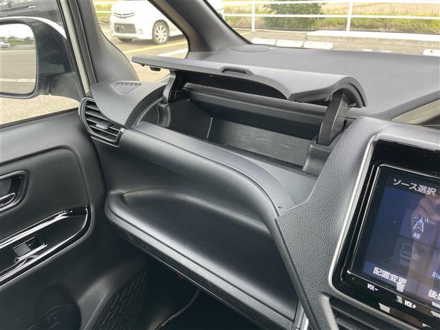 ヴォクシー ZS 煌II 純正ナビ Bluetooth DVD フルセグテレビ バックカメラ フリップダウンモニター ビルトインETC ドラレコ 革巻きステアリング ステリモ 両側パワスラ LEDヘッドライト オートハイビーム(10枚目)