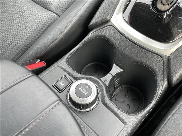 エクストレイル 20Xi エクストリーマーX 純正ナビゲーション アラウンドビュー ETC インテリジェントルームミラー 電動リヤゲート 4WD 純正フロアマット コーナーセンサー Bluetooth フルセグテレビ スマートキー オートライト(13枚目)