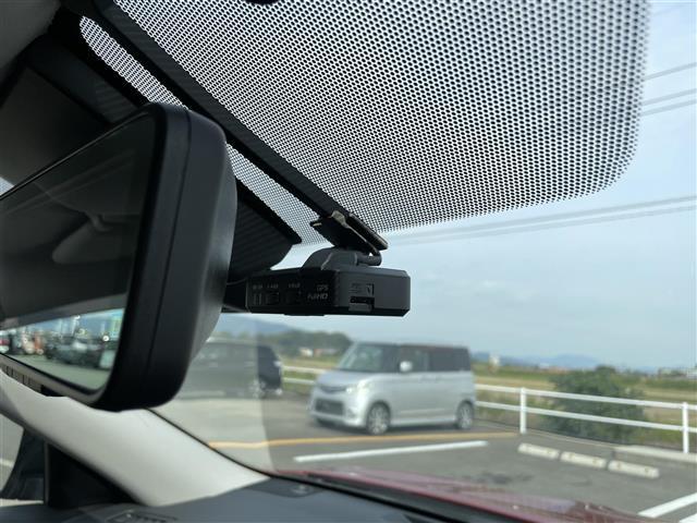 エクストレイル 20Xi エクストリーマーX 純正ナビゲーション アラウンドビュー ETC インテリジェントルームミラー 電動リヤゲート 4WD 純正フロアマット コーナーセンサー Bluetooth フルセグテレビ スマートキー オートライト(16枚目)