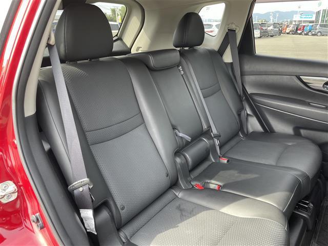 エクストレイル 20Xi エクストリーマーX 純正ナビゲーション アラウンドビュー ETC インテリジェントルームミラー 電動リヤゲート 4WD 純正フロアマット コーナーセンサー Bluetooth フルセグテレビ スマートキー オートライト(19枚目)