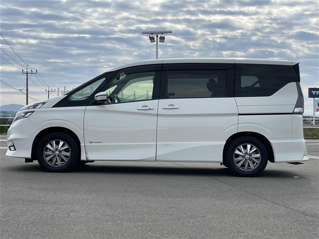 セレナ e-パワー ハイウェイスターV 純正ナビゲーション アラウンドビューモニター フリップダウンモニター プロパイロット インテリジェントルームミラー 両側パワースライドドア 革巻きステアリング ステアリングリモコン ハンドルヒーター(25枚目)