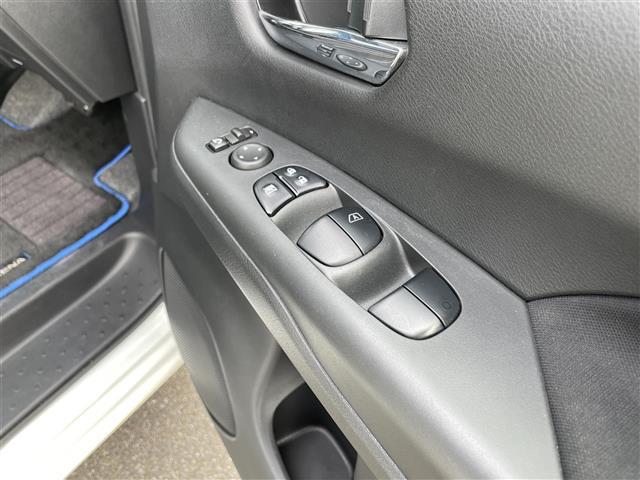 セレナ e-パワー ハイウェイスターV 純正ナビゲーション アラウンドビューモニター フリップダウンモニター プロパイロット インテリジェントルームミラー 両側パワースライドドア 革巻きステアリング ステアリングリモコン ハンドルヒーター(37枚目)