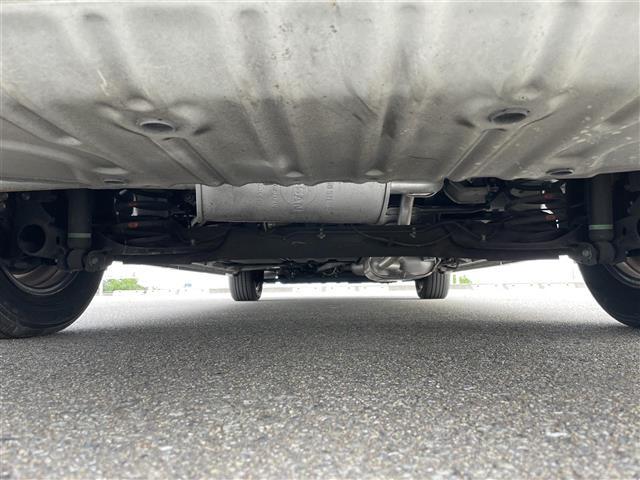 セレナ e-パワー ハイウェイスターV 純正ナビゲーション アラウンドビューモニター フリップダウンモニター プロパイロット インテリジェントルームミラー 両側パワースライドドア 革巻きステアリング ステアリングリモコン ハンドルヒーター(41枚目)