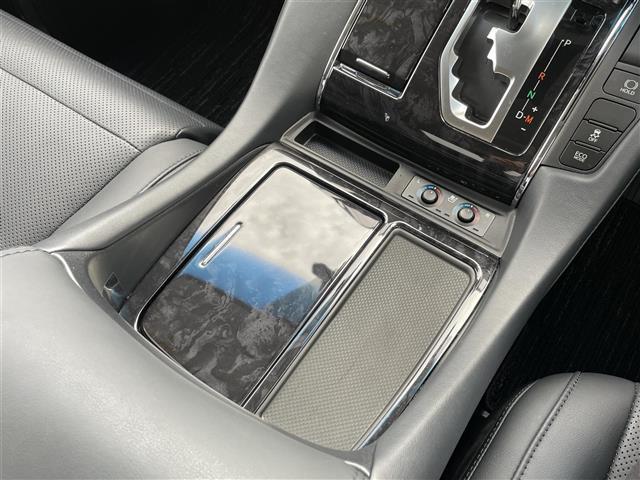 アルファード 2.5S Cパッケージ 純正ナビ バックカメラ ツインムーンルーフ フリップダウンモニター デジタルインナーミラー 100V電源両側パワースライドドア パワーバックドア ベンチレーション ハンドルヒーター ETC2.0(10枚目)