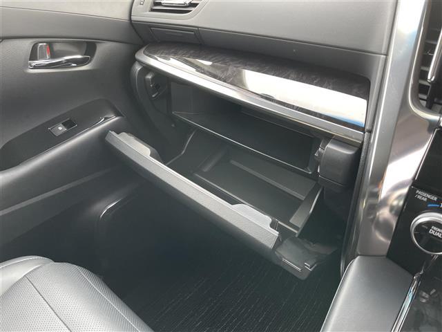 アルファード 2.5S Cパッケージ 純正ナビ バックカメラ ツインムーンルーフ フリップダウンモニター デジタルインナーミラー 100V電源両側パワースライドドア パワーバックドア ベンチレーション ハンドルヒーター ETC2.0(12枚目)