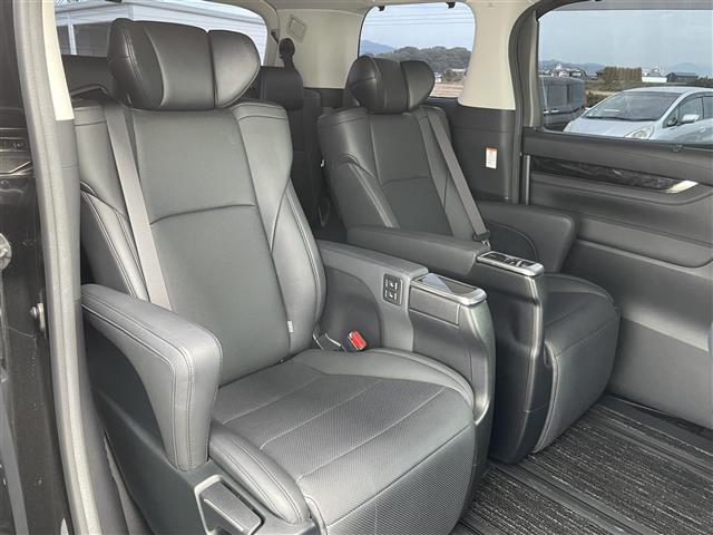 アルファード 2.5S Cパッケージ 純正ナビ バックカメラ ツインムーンルーフ フリップダウンモニター デジタルインナーミラー 100V電源両側パワースライドドア パワーバックドア ベンチレーション ハンドルヒーター ETC2.0(18枚目)