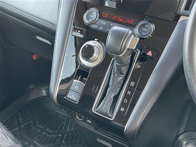 デリカD:5 G パワーパッケージ 4WD 社外ナビ フリップダウンモニター アラウンドビューモニター電動サイドステップ 電子パーキングブレーキ シートヒーター パワーシート 両側パワースライドドア パワーバックドア MTモード付AT(12枚目)