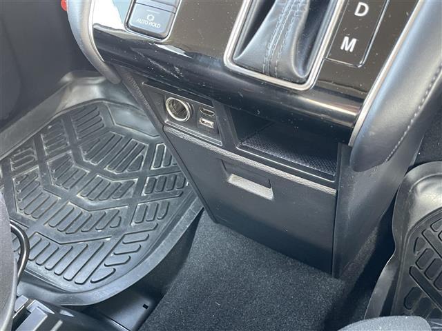 デリカD:5 G パワーパッケージ 4WD 社外ナビ フリップダウンモニター アラウンドビューモニター電動サイドステップ 電子パーキングブレーキ シートヒーター パワーシート 両側パワースライドドア パワーバックドア MTモード付AT(34枚目)