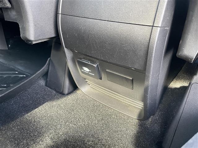 デリカD:5 G パワーパッケージ 4WD 社外ナビ フリップダウンモニター アラウンドビューモニター電動サイドステップ 電子パーキングブレーキ シートヒーター パワーシート 両側パワースライドドア パワーバックドア MTモード付AT(38枚目)