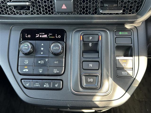 ステップワゴン e:HEVスパーダ ホンダセンシング ACC ブラインドスポットモニター 衝突軽減ブレーキ オートホールド バックカメラ ビルトインETC シートヒーター 純正ナビ BT フルセグTV CD SD USB 純正ホイール(5枚目)