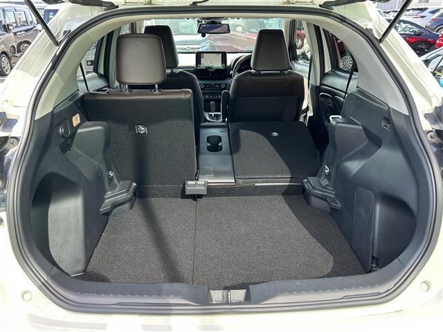 ヤリスクロス ハイブリッドZ トヨタセーフティセンス ACC ブラインドスポットモニター レーンキープアシスト 横滑り防止機能 パワーシート ハーフレザー ディスプレイオーディオ ドライブレコーダー ビルトインETC(17枚目)