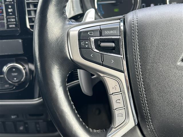 アウトランダーPHEV Gナビパッケージ ◇プラグインハイブリッド◇純正SDナビゲーション・フルセグTV/CD/DVD/SD/Bluetooth◇マルチアラウンドモニター◇前方ドライブレコーダー◇ビルトインETC◇エレクトリックテ(8枚目)