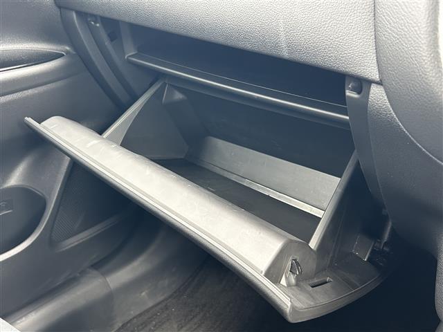 アウトランダーPHEV Gナビパッケージ ◇プラグインハイブリッド◇純正SDナビゲーション・フルセグTV/CD/DVD/SD/Bluetooth◇マルチアラウンドモニター◇前方ドライブレコーダー◇ビルトインETC◇エレクトリックテ(12枚目)