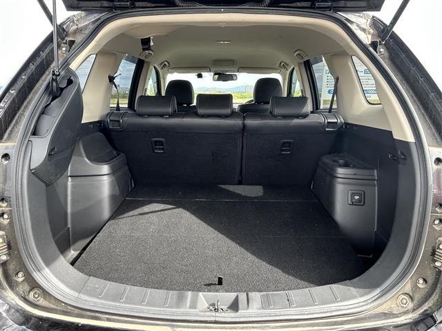 アウトランダーPHEV Gナビパッケージ ◇プラグインハイブリッド◇純正SDナビゲーション・フルセグTV/CD/DVD/SD/Bluetooth◇マルチアラウンドモニター◇前方ドライブレコーダー◇ビルトインETC◇エレクトリックテ(18枚目)