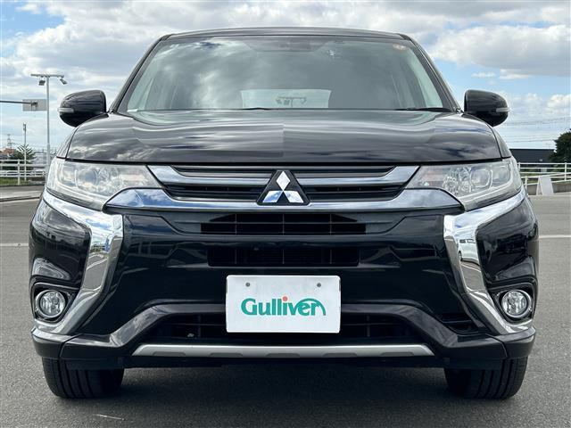 アウトランダーPHEV Gナビパッケージ ◇プラグインハイブリッド◇純正SDナビゲーション・フルセグTV/CD/DVD/SD/Bluetooth◇マルチアラウンドモニター◇前方ドライブレコーダー◇ビルトインETC◇エレクトリックテ(22枚目)