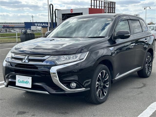 アウトランダーPHEV Gナビパッケージ ◇プラグインハイブリッド◇純正SDナビゲーション・フルセグTV/CD/DVD/SD/Bluetooth◇マルチアラウンドモニター◇前方ドライブレコーダー◇ビルトインETC◇エレクトリックテ(23枚目)