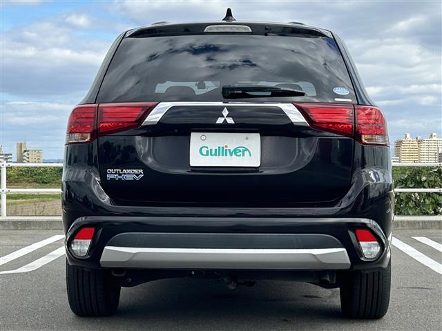 アウトランダーPHEV Gナビパッケージ ◇プラグインハイブリッド◇純正SDナビゲーション・フルセグTV/CD/DVD/SD/Bluetooth◇マルチアラウンドモニター◇前方ドライブレコーダー◇ビルトインETC◇エレクトリックテ(27枚目)