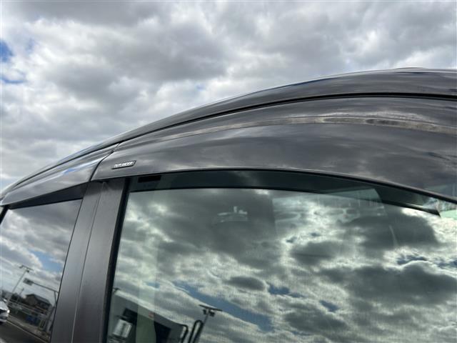 アウトランダーPHEV Gナビパッケージ ◇プラグインハイブリッド◇純正SDナビゲーション・フルセグTV/CD/DVD/SD/Bluetooth◇マルチアラウンドモニター◇前方ドライブレコーダー◇ビルトインETC◇エレクトリックテ(28枚目)