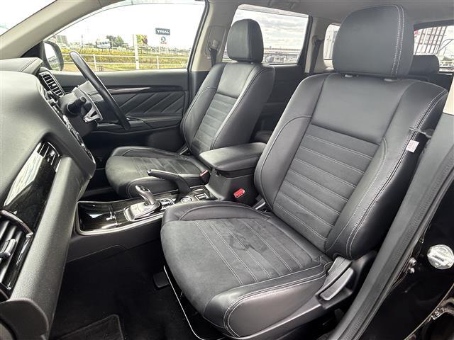 アウトランダーPHEV Gナビパッケージ ◇プラグインハイブリッド◇純正SDナビゲーション・フルセグTV/CD/DVD/SD/Bluetooth◇マルチアラウンドモニター◇前方ドライブレコーダー◇ビルトインETC◇エレクトリックテ(34枚目)