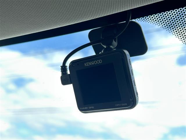 アウトランダーPHEV Gナビパッケージ ◇プラグインハイブリッド◇純正SDナビゲーション・フルセグTV/CD/DVD/SD/Bluetooth◇マルチアラウンドモニター◇前方ドライブレコーダー◇ビルトインETC◇エレクトリックテ(37枚目)