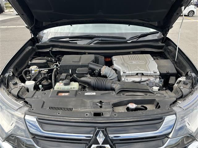 アウトランダーPHEV Gナビパッケージ ◇プラグインハイブリッド◇純正SDナビゲーション・フルセグTV/CD/DVD/SD/Bluetooth◇マルチアラウンドモニター◇前方ドライブレコーダー◇ビルトインETC◇エレクトリックテ(40枚目)