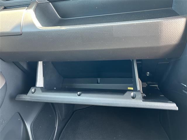 気になる車はすぐにお問い合わせください！画面右側の００６６から始まる無料ダイヤルからお問い合わせ下さい！専門スタッフがお車のご質問にお答えいたします！